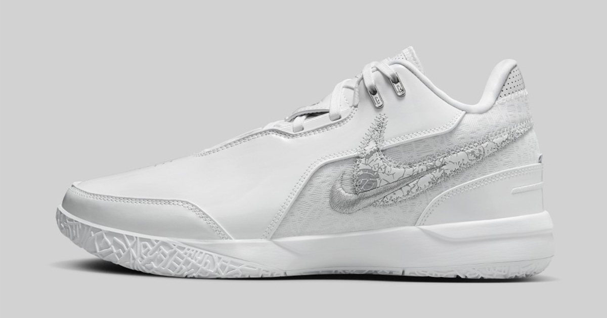 Clean Chic auf dem Court mit dem nike Buy LeBron NXXT Gen AMPD „White/Silver“